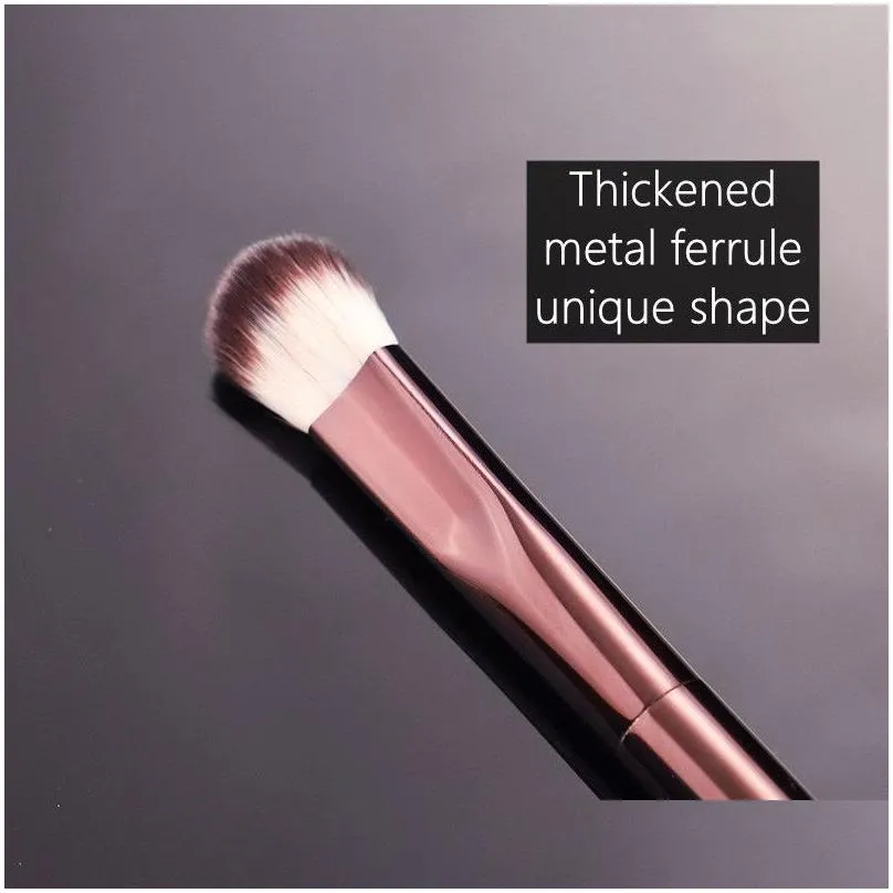 hourglass VANISH Angled Concealer Makeup Brush SEAMLESS FINISH Metal Handle Soft Bristles Angled Large Conceal Shadow Blending Contouring Cosmetics Beauty