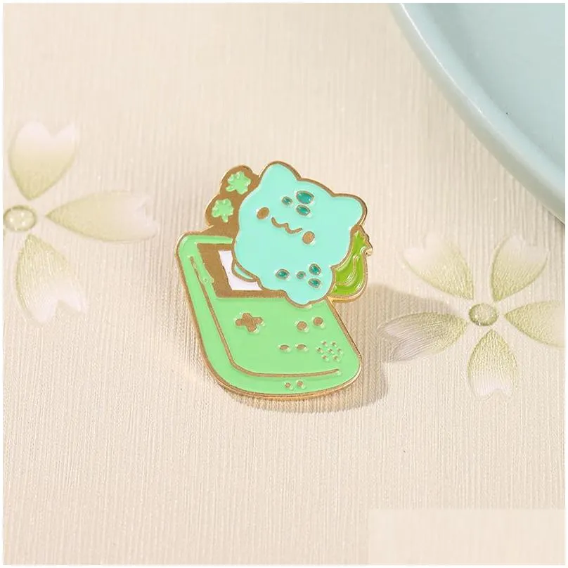 Cartoon Cute Anime Game Console Enamel Brooch Animal Color Alloy Pins Punk Badge Accessories Woman Jewelry Gift For Friends 8colors