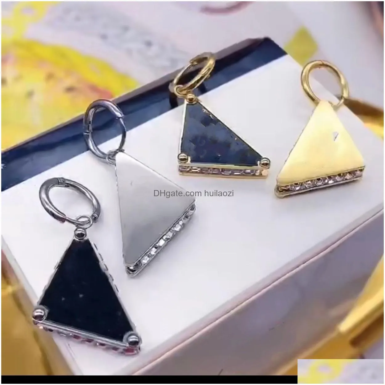 diamond tri-angle symbole design black stud hoop women 18k gold silver letter logo engrave dangle earrings girls wedding jewelry