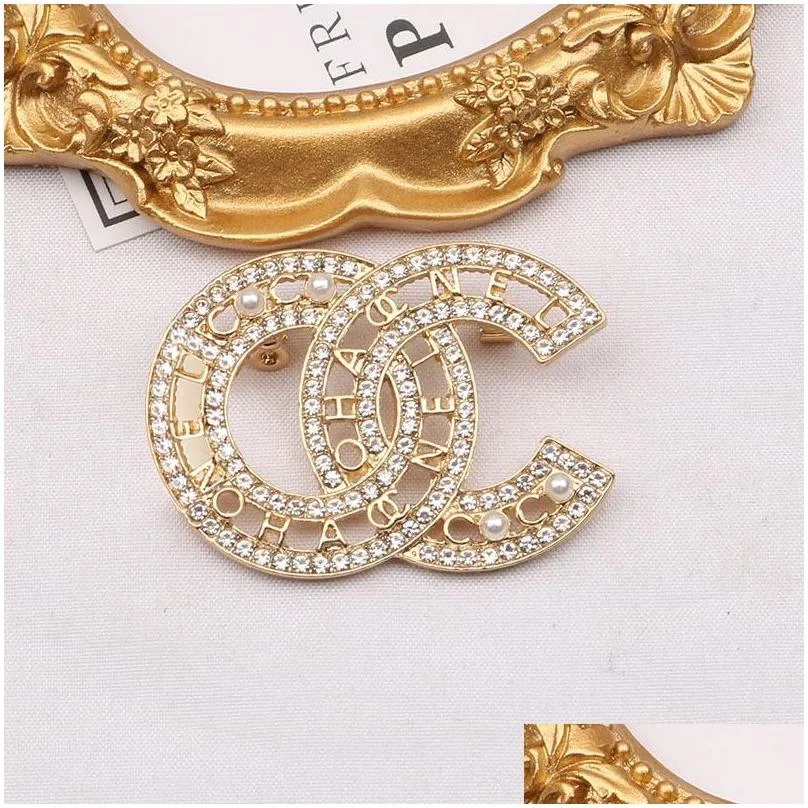 famous design gold  luxurys desinger brooch women rhinestone pearl letter brooches suit pin fashion jewelry clothing decoration high quality
