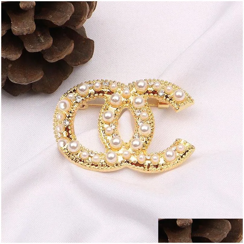famous design gold  luxurys desinger brooch women rhinestone pearl letter brooches suit pin fashion jewelry clothing decoration high quality
