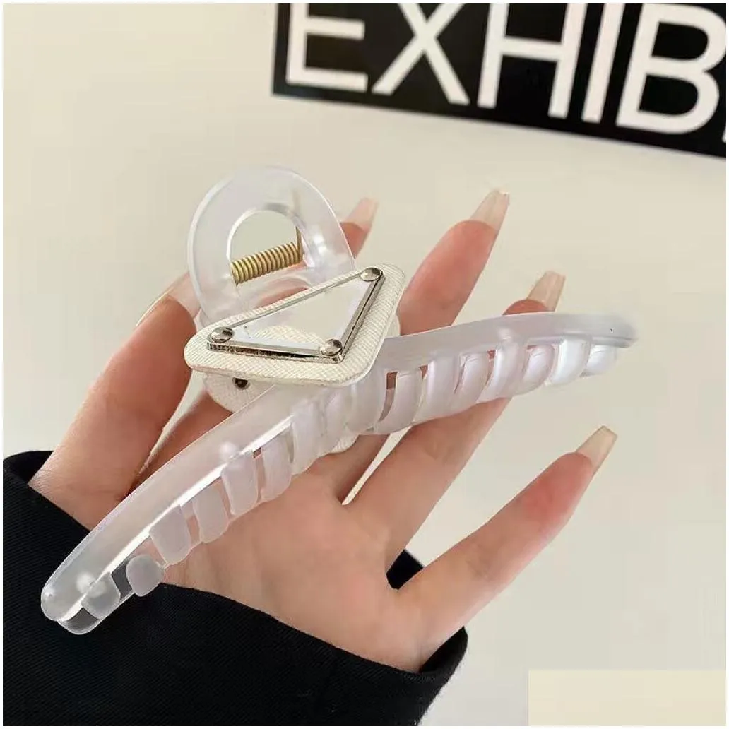 hair circle designer fashion accessories simple hairpin inverted triangle brand p back of head hair finishing clip chinese style is popular in