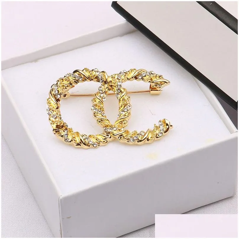 famous design gold  luxurys desinger brooch women rhinestone pearl letter brooches suit pin fashion jewelry clothing decoration high quality