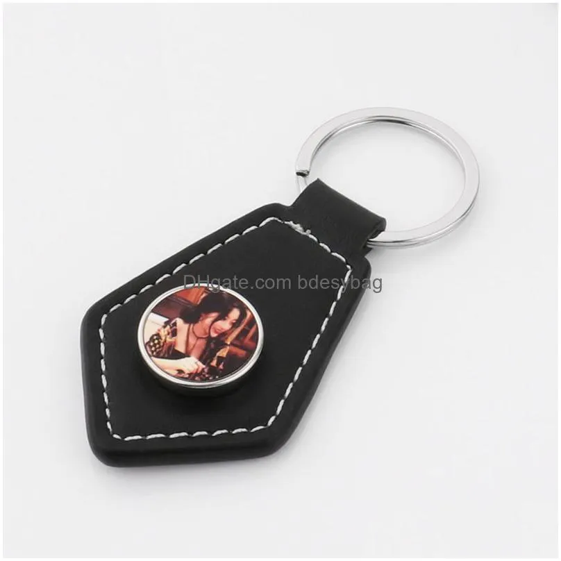 fashion leather sublimation blank accessoy diy keychains designer heart round keychain wallet handbag car key ring jewelry for woman man friend valentines day