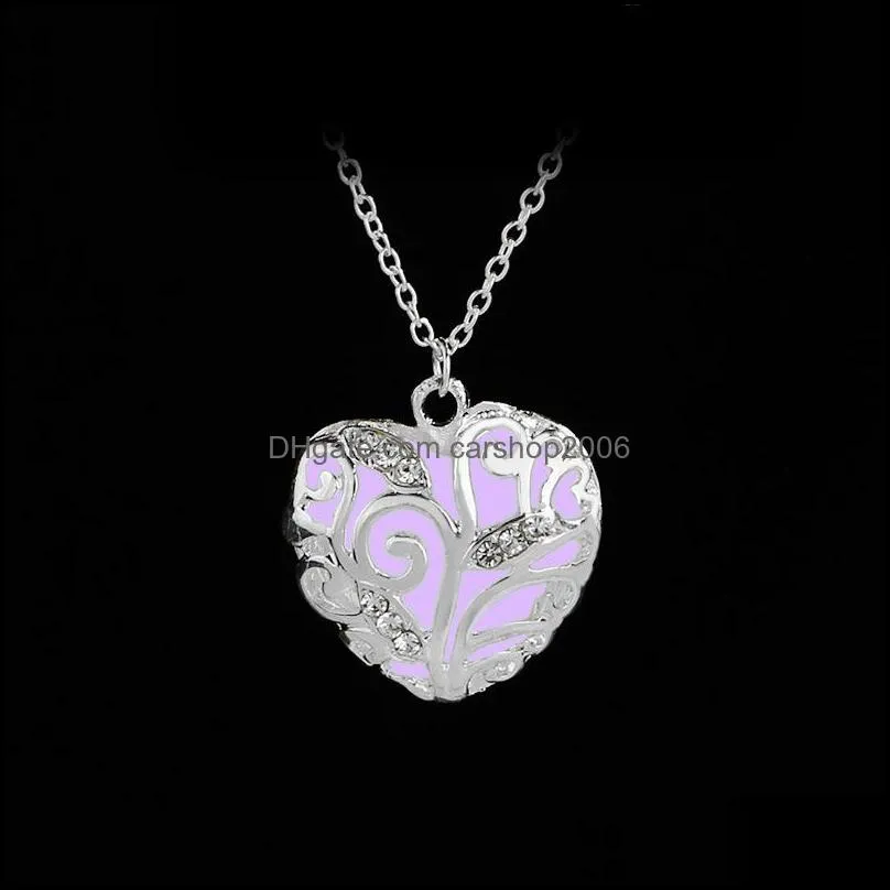  luminous pendant necklaces for women glow in the dark hollow peach heart neck crystal necklace silver chain christmas gift jewelry