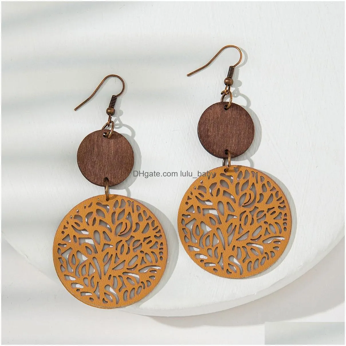 fashion jewelry dangle earrings for women vintage pu leather hollowed out carved flower round wood earrings