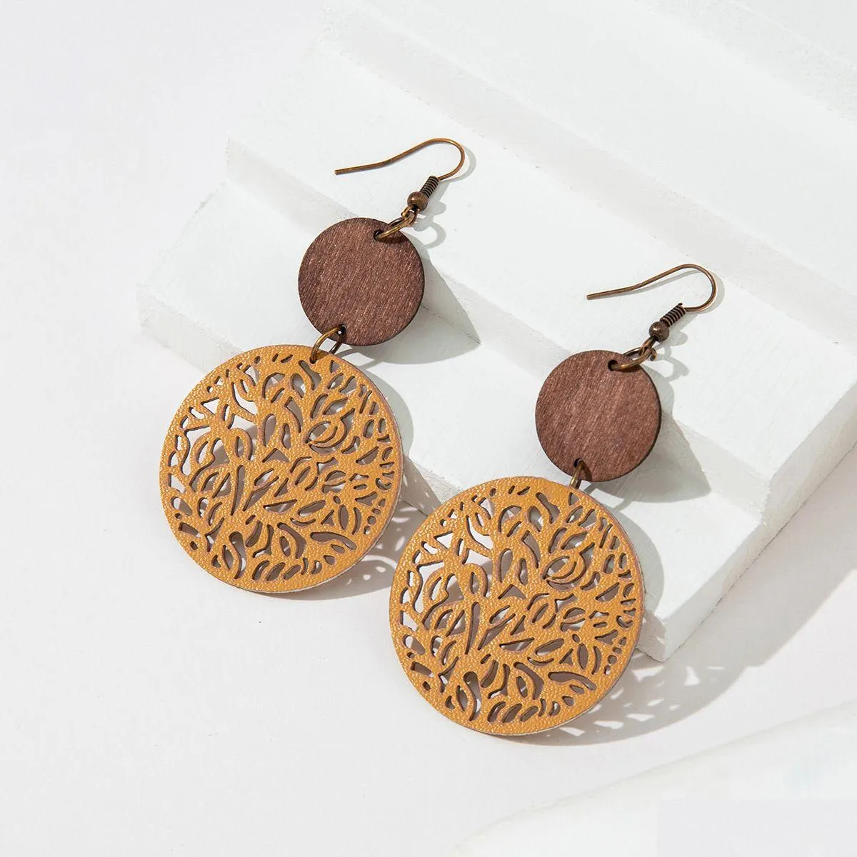 fashion jewelry dangle earrings for women vintage pu leather hollowed out carved flower round wood earrings