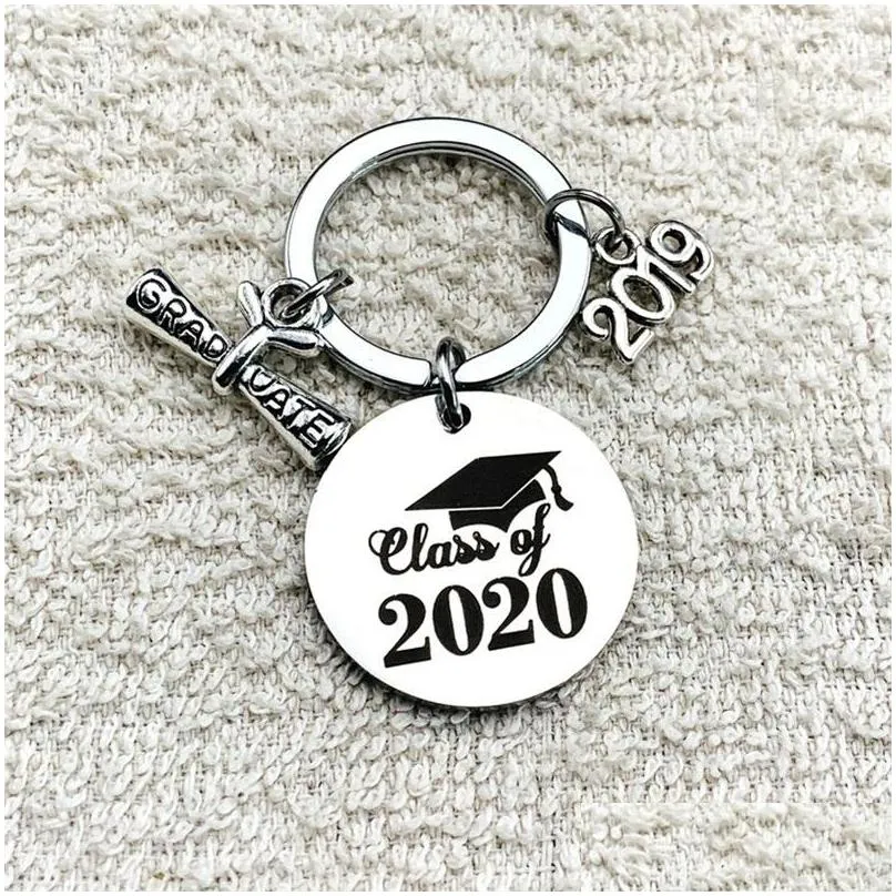 fashion bow keychains stainless steel round graduation hats keyring metal engraved class of key holder party favor 3 5jg e19