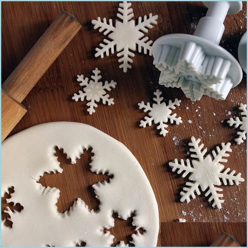 bakeware 3pcs/set snowflake cookie cutters fondant biscuit mold cake decorating tool plunger cutter home decor pastry baking