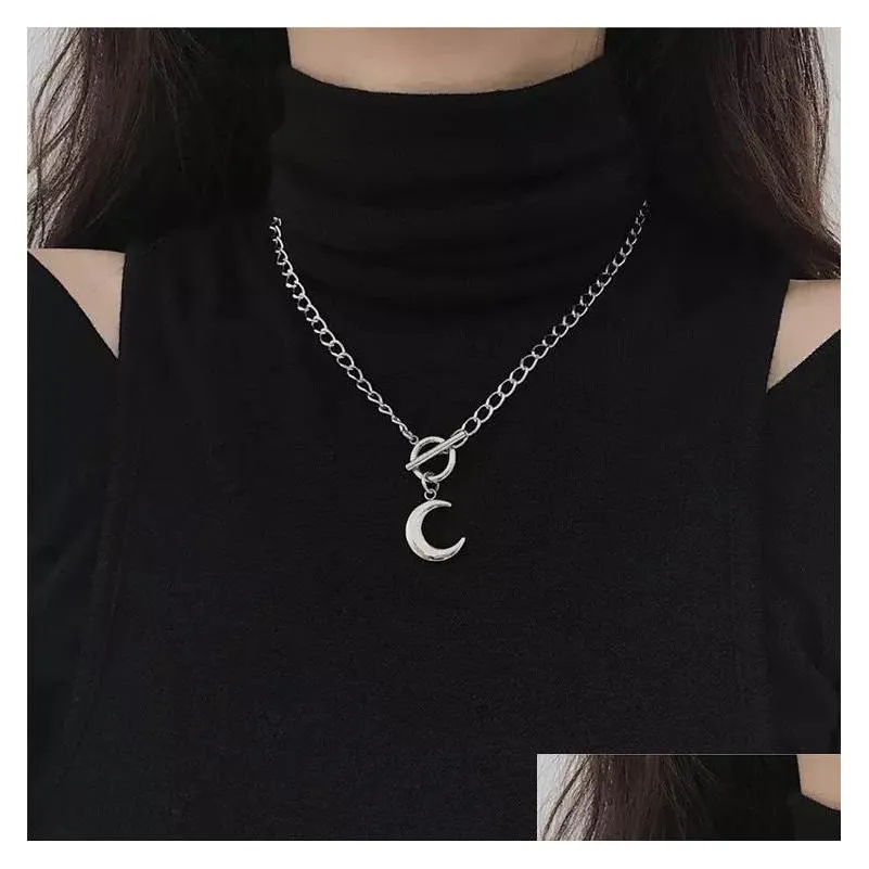 fashion jewelry stainless steel moon pendant necklace tbutton moon necklace