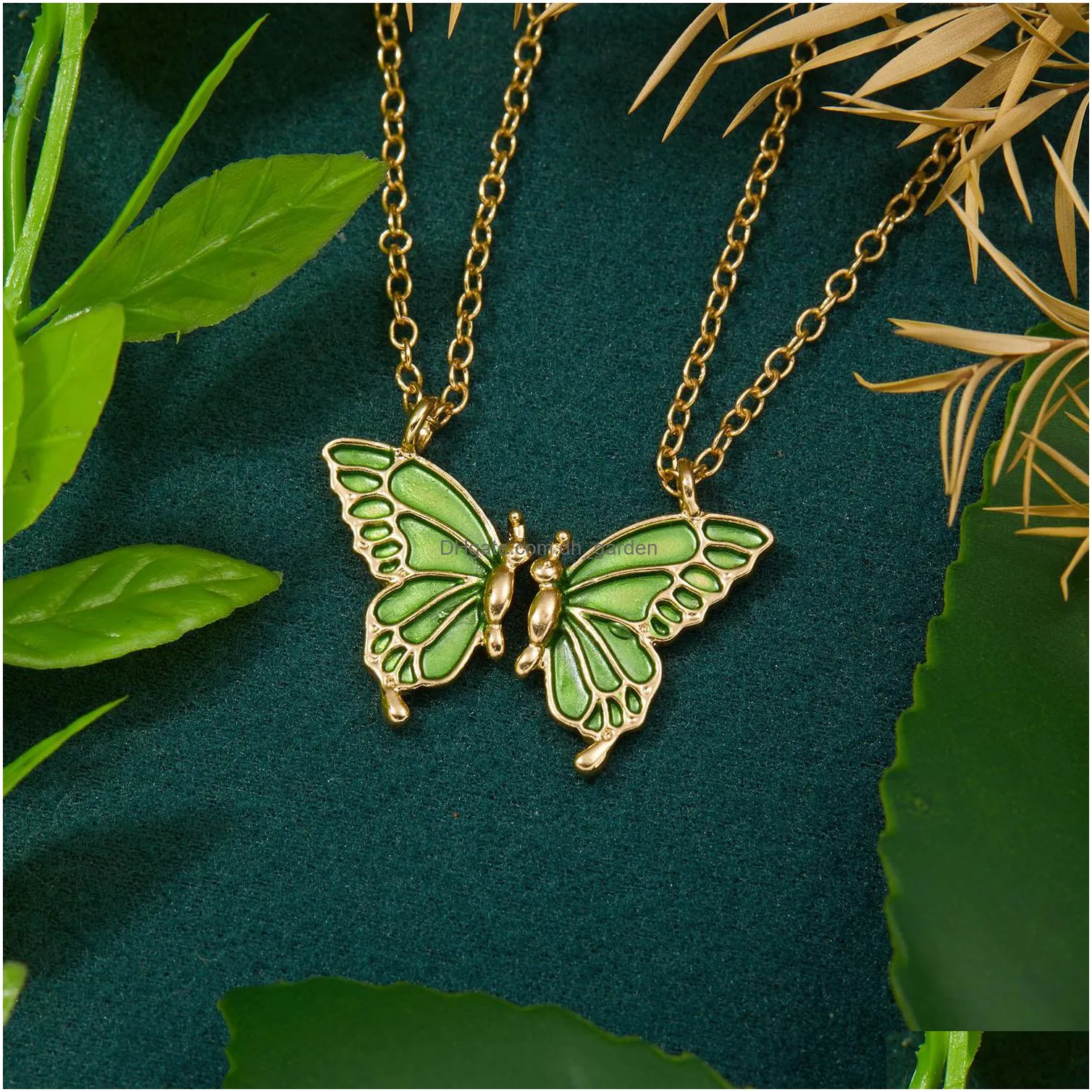 hot selling painted butterfly necklace friendship graduation commemorative necklace twopiece paper card necklaces