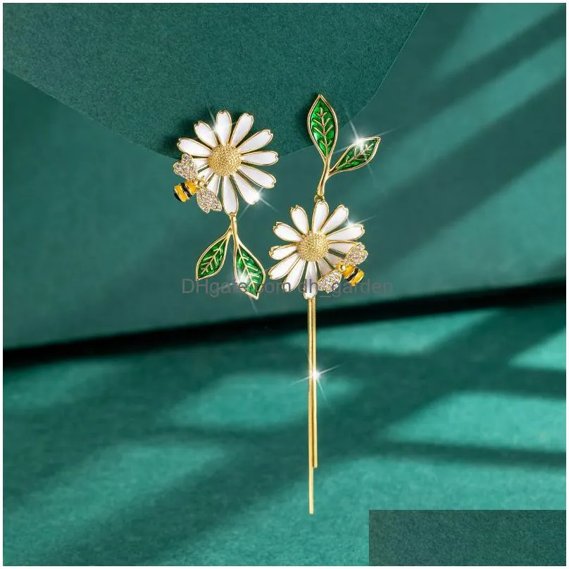 wholesale design sense small daisy dangle chandelier series flower bee painting oil leaf asymmetric long tassel earrings