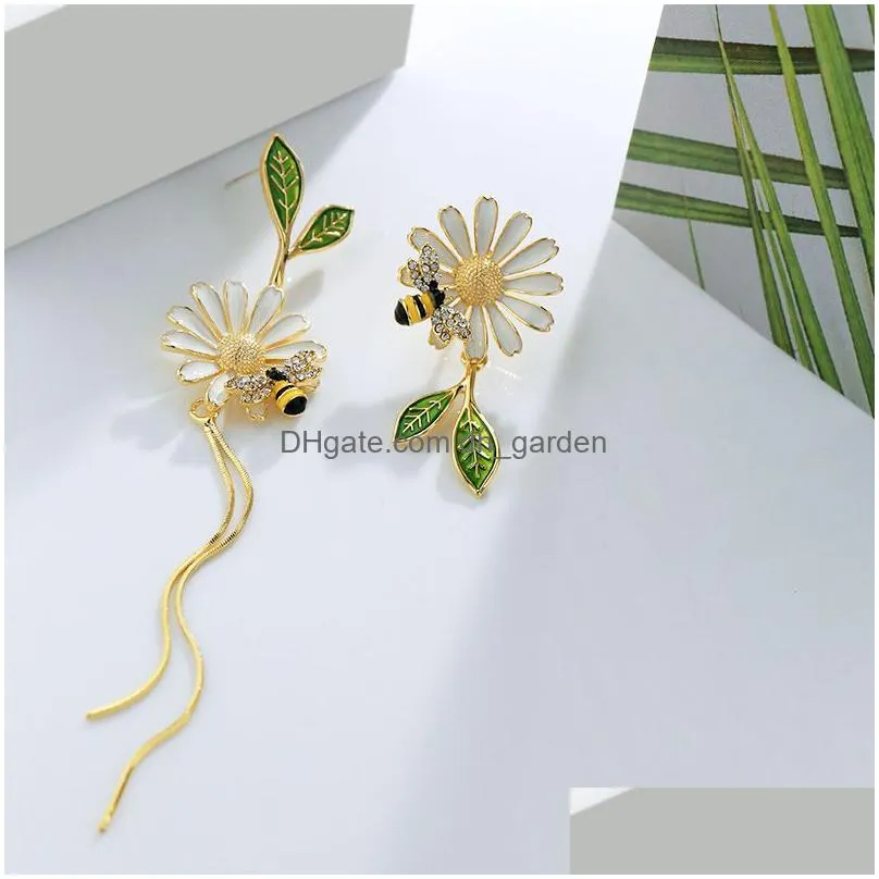 wholesale design sense small daisy dangle chandelier series flower bee painting oil leaf asymmetric long tassel earrings