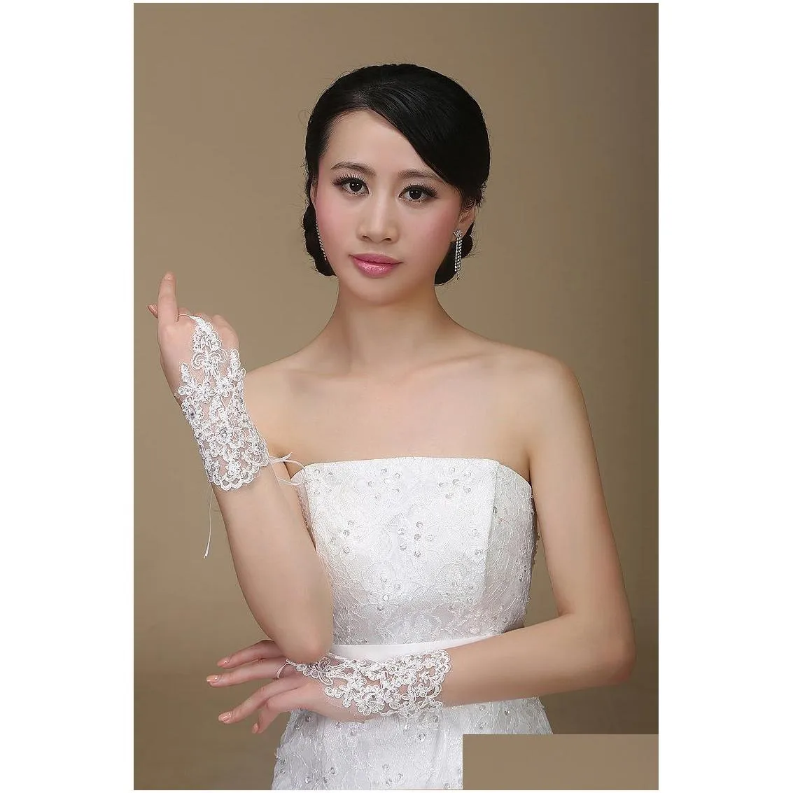 factory direct fingerless diamond bridal gloves lace hook beaded short wedding gloves
