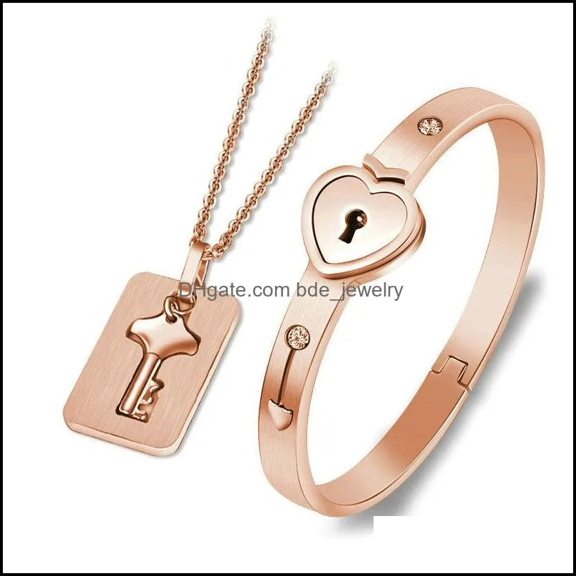 concentric lock key jewelry set titanium steel stainless steel jewelry bracelet necklace couple sets