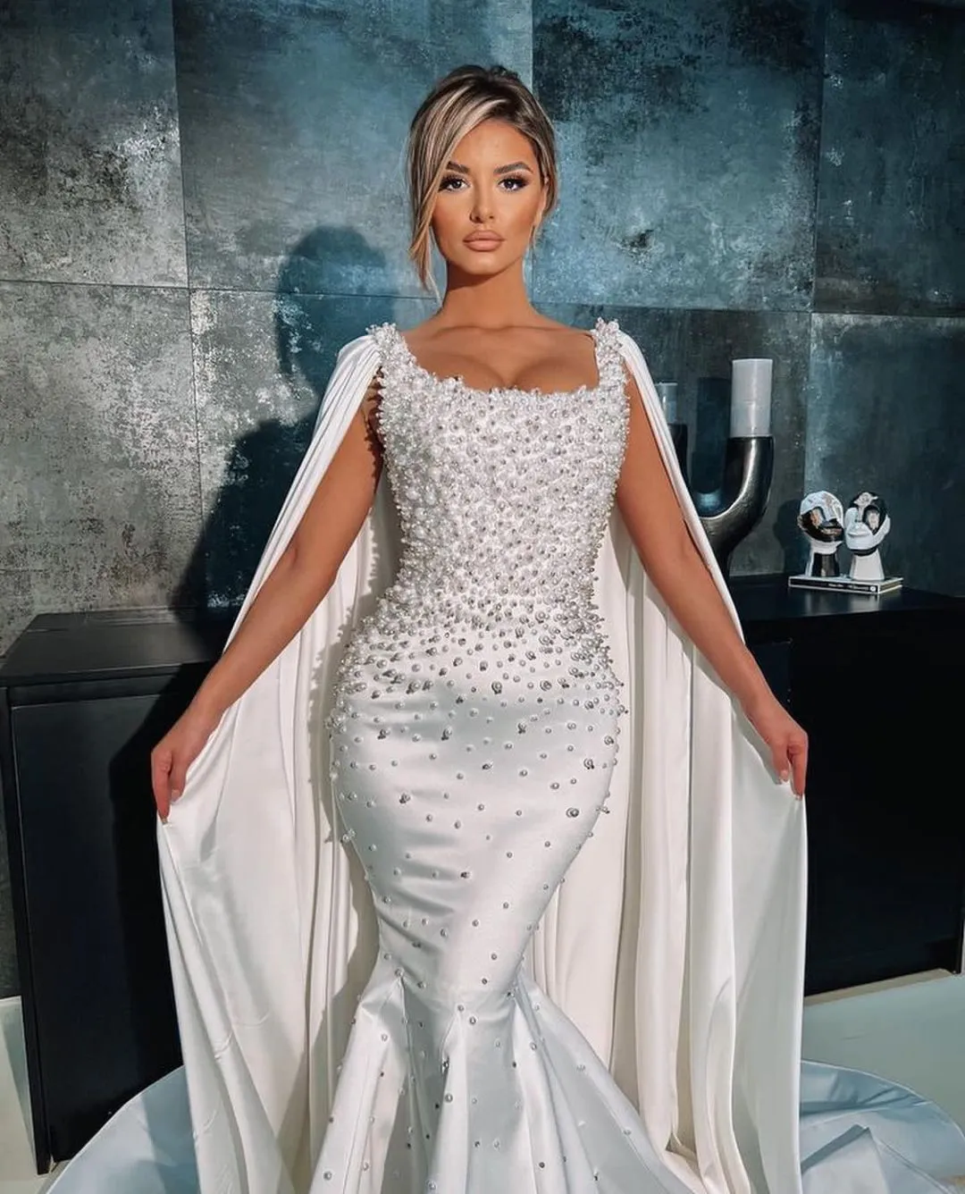 2023 Luxury Mermaid Wedding Dresses African Luxury Square Neck With Cape Satin Pearls Crystal Beads Vestidos Formal Bridal Gowns Plus Size