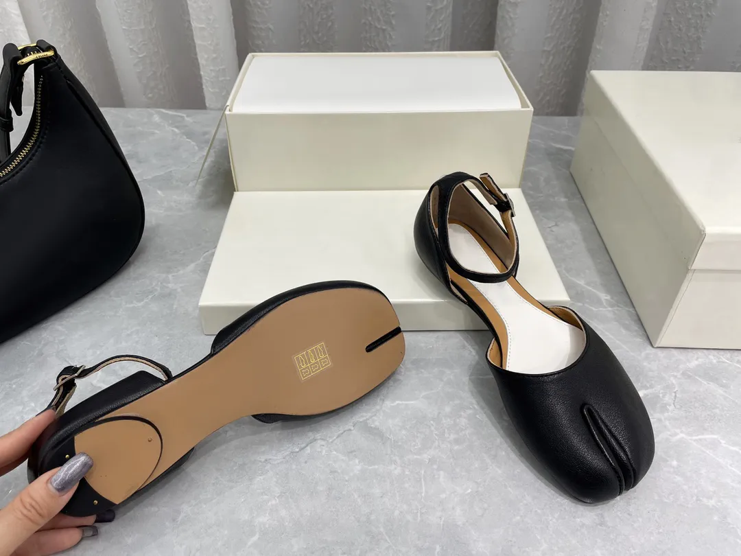 Scarpe da donna margiela sandals da donna 2023 modelli di design primavera ed estate in pelle in pelle rotonda scissione scarpe formali per feste a basso tacco 35-40