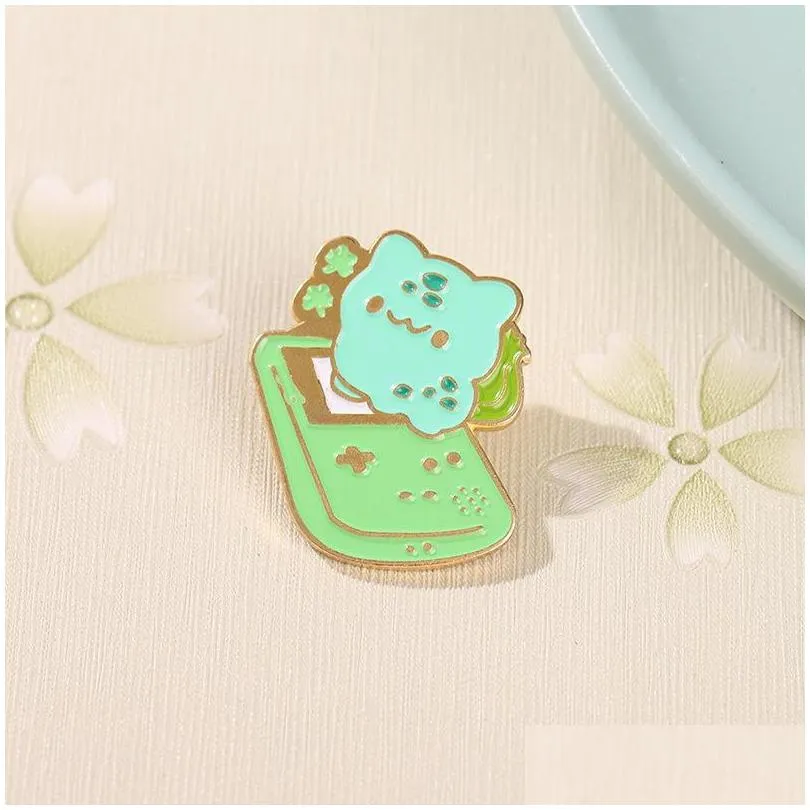 cartoon cute anime game console enamel brooch animal color alloy pins punk badge accessories woman jewelry gift for friends
