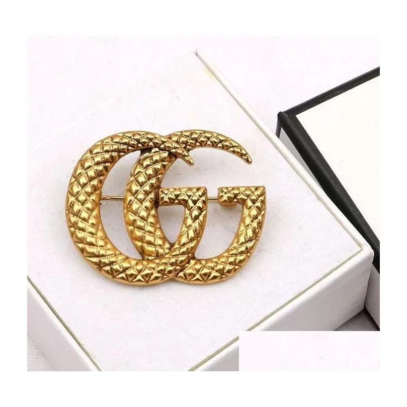 luxury brand designer letters brooches famous letter pins tassel pearl brooch rhinestone suit pin jewelry accessories