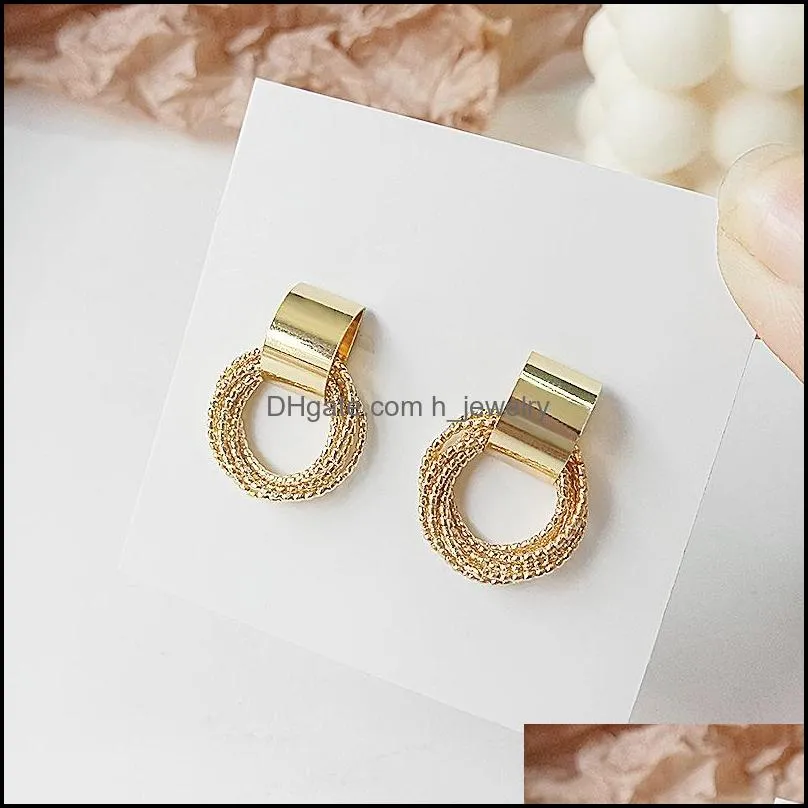 designer filigree cool wind simple cirlcs charms gold stud earrings light luxury european style statement women fashion earrigns