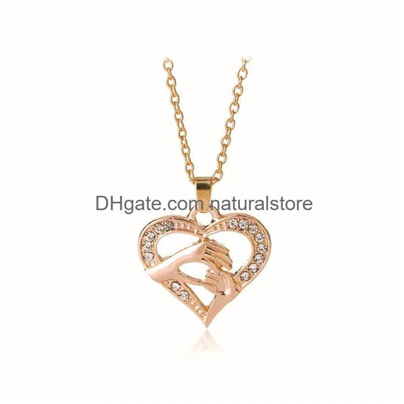 fashion hand in hand mom necklaces crystal love heart shape pendant gold silver chains for women mothers day jewelry gift