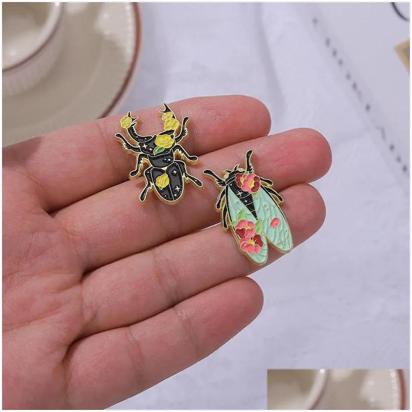 smal retro insect butterfly moth metal paint brooch cartoon cute firefly badge bag lapel accessories christmas gifts jewelry pin