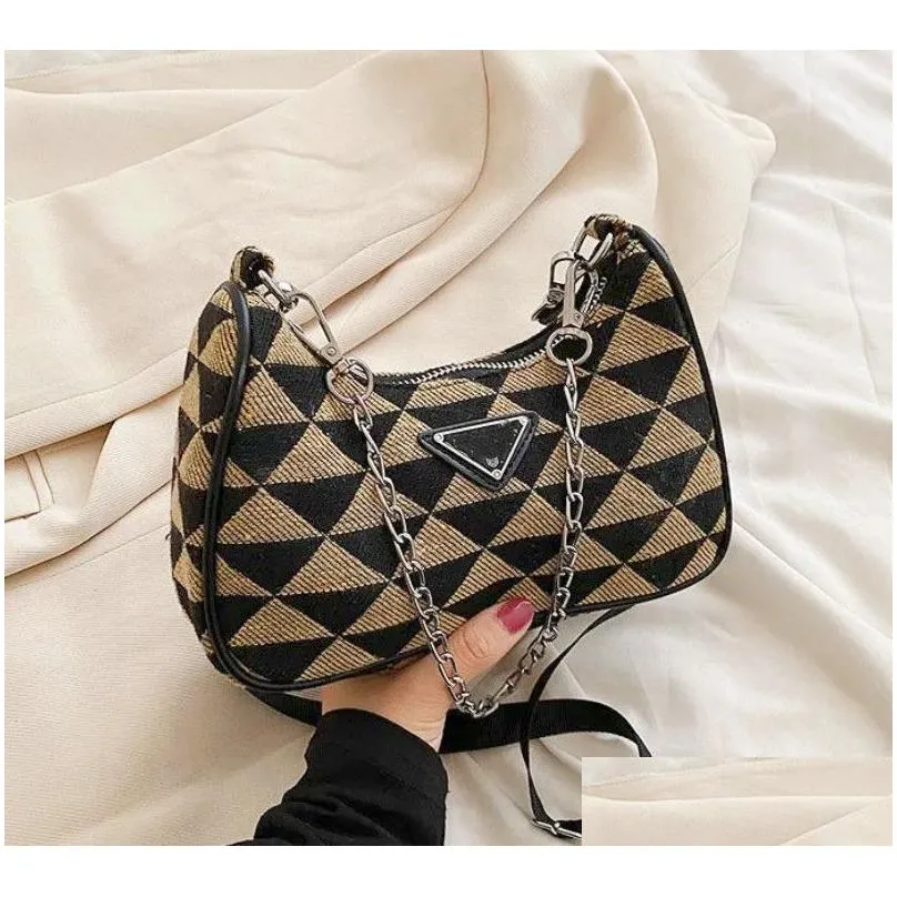 fashion totes designer canvas handbags classical triangle label shoulder bag crossbody bags womens banquet wedding leisure business package 2022