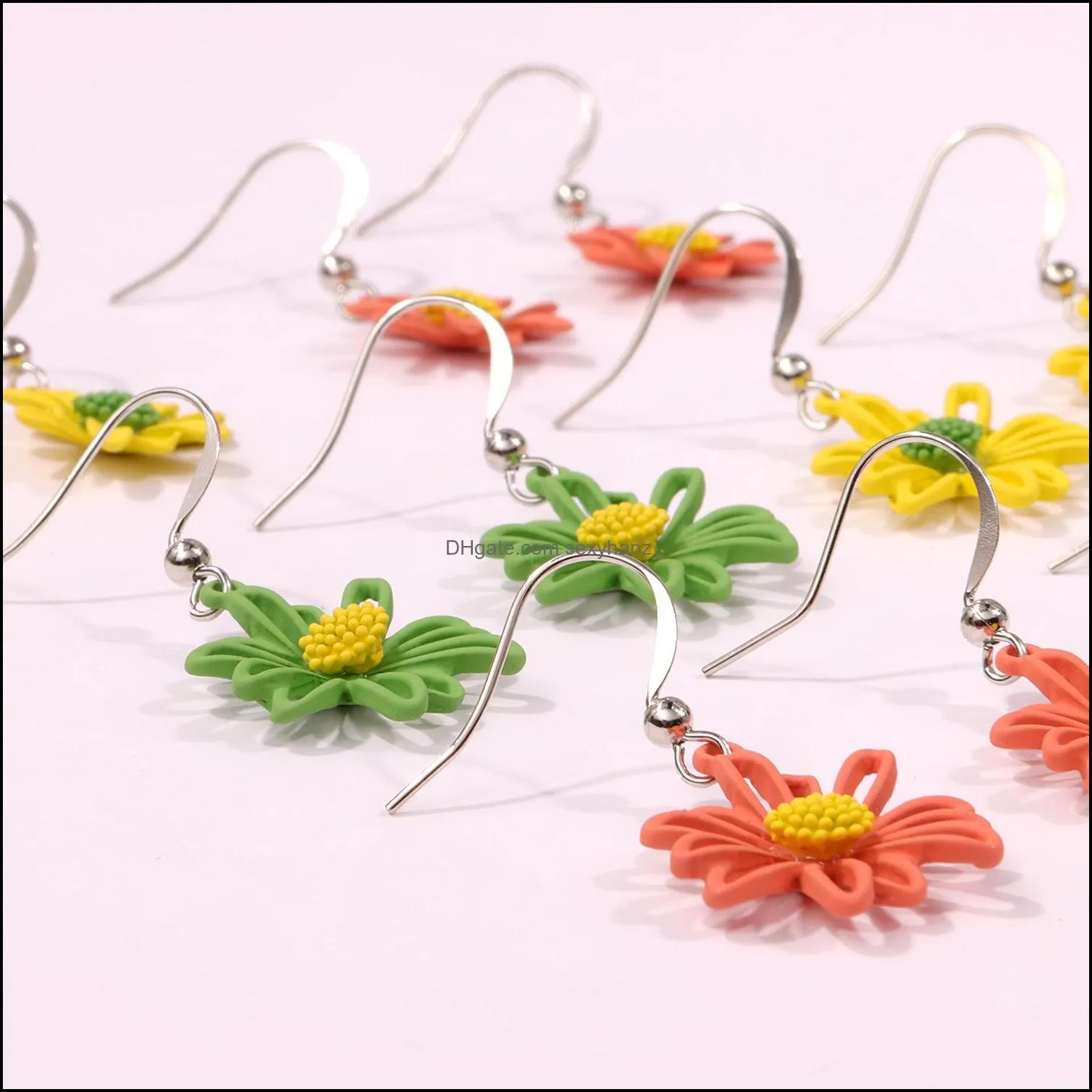 bohemian  and sweet daisy flower earrings charm delicate sunflower leaf pendant earring jewelry clothes accessories for women