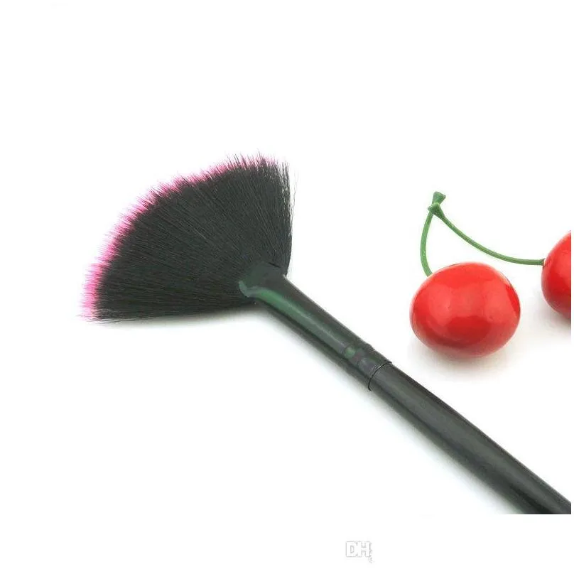 pro fan shape makeup brush powder blending highlighter contour brush makeup tool face foundation powder brush