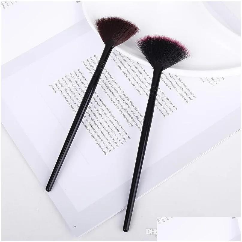 pro fan shape makeup brush powder blending highlighter contour brush makeup tool face foundation powder brush