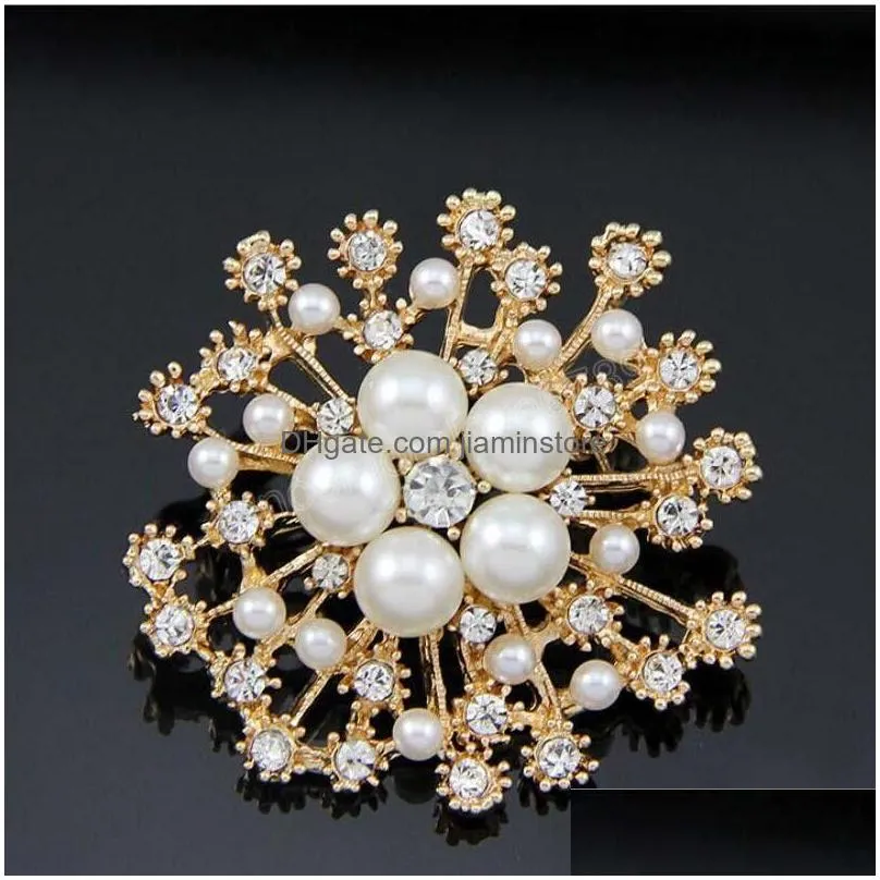 christmas snowflake imitation pearls brooch charming rhinestones fashion crystal lady wedding party women brooches pin