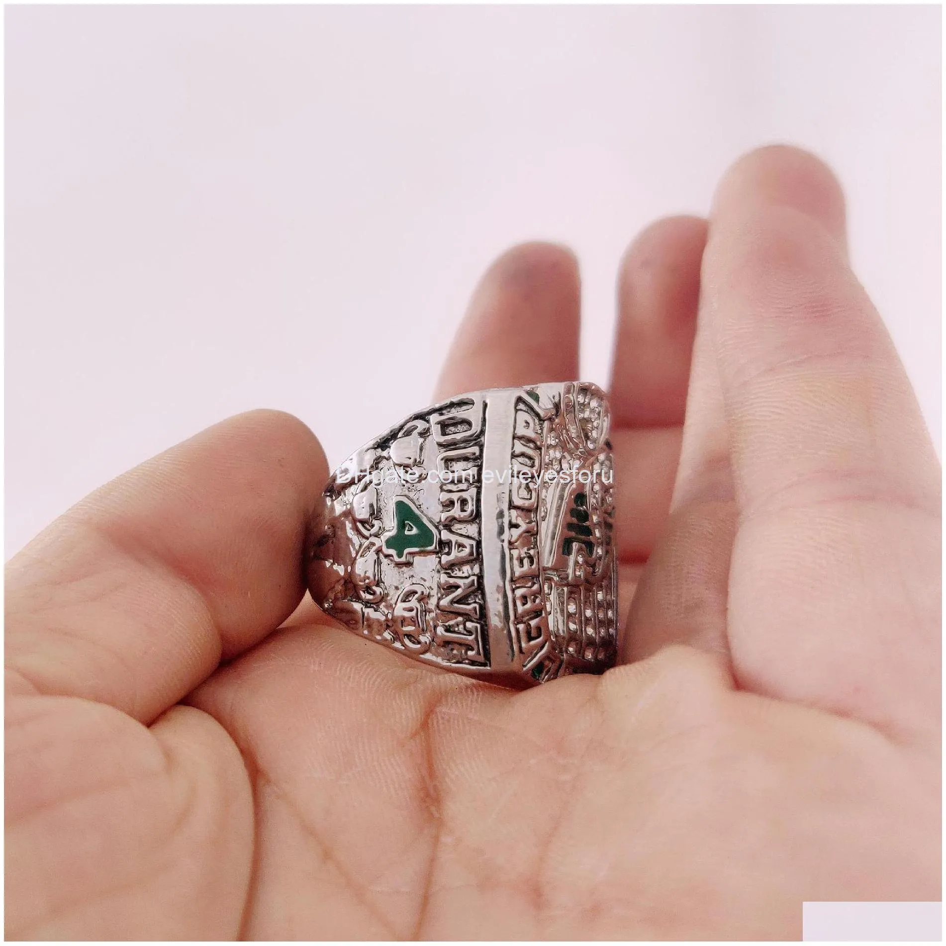 2021 wholesale 1989 saskatchewan roughriders championship ring fashion gifts from fans and friends leather bag parts accessories