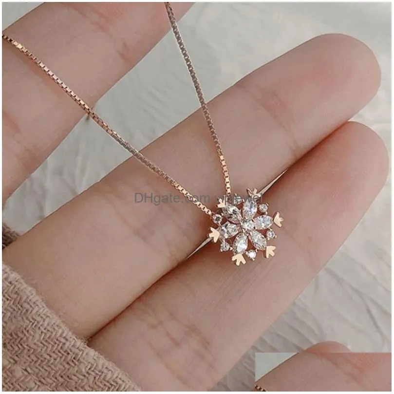 women girls snowflake shining crystal necklace rhinestone snow pendant necklaces year gift jewelry