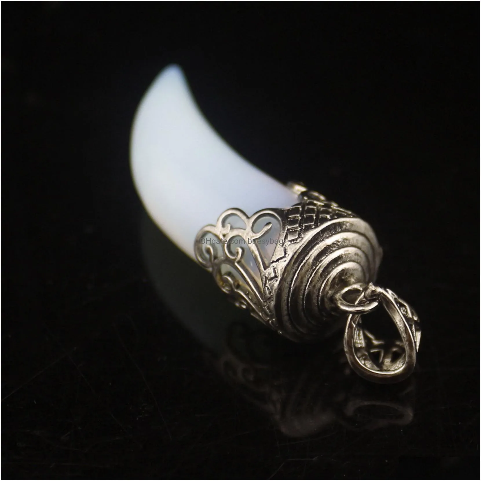 natural crystal gem wolf tooth pendant pepper shape gemstone collectibles carved necklace handmade charm