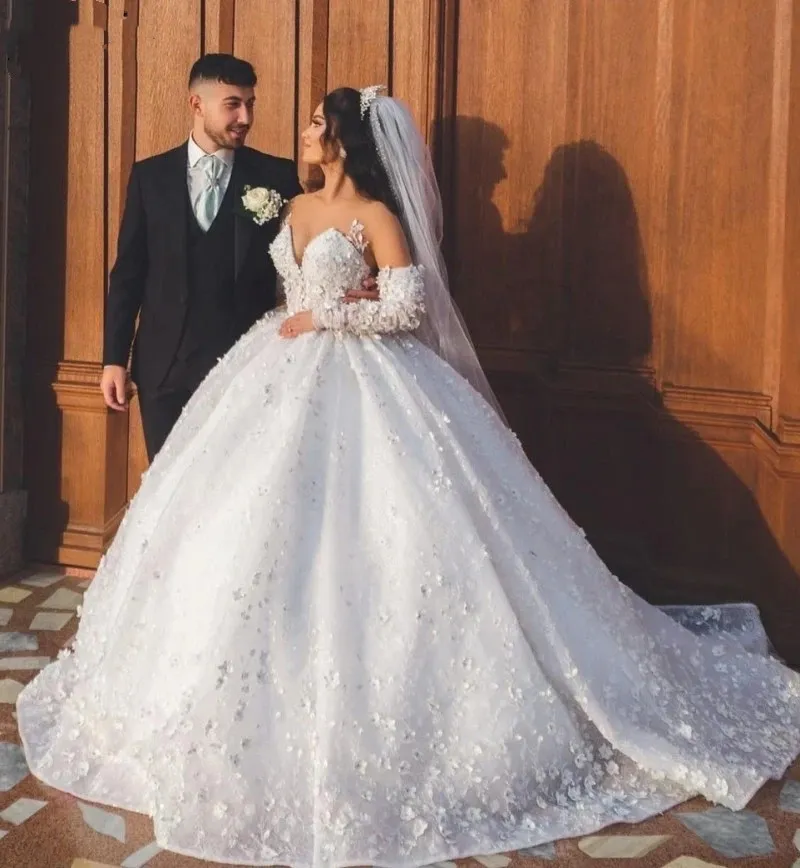 Elegant Floral Wedding Dresses For Women 2023 Applique Long Sleeves Sheer Neck Arabic Bridal Gowns Vintage vestido de noiva