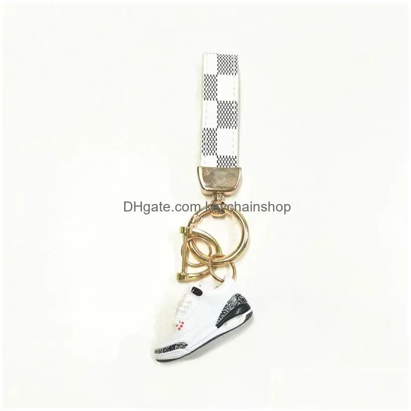 11 colors designer keychain lanyards fashion small shoes keychains exquisite mini car keychain uni top quality bag pendant black brown multiple