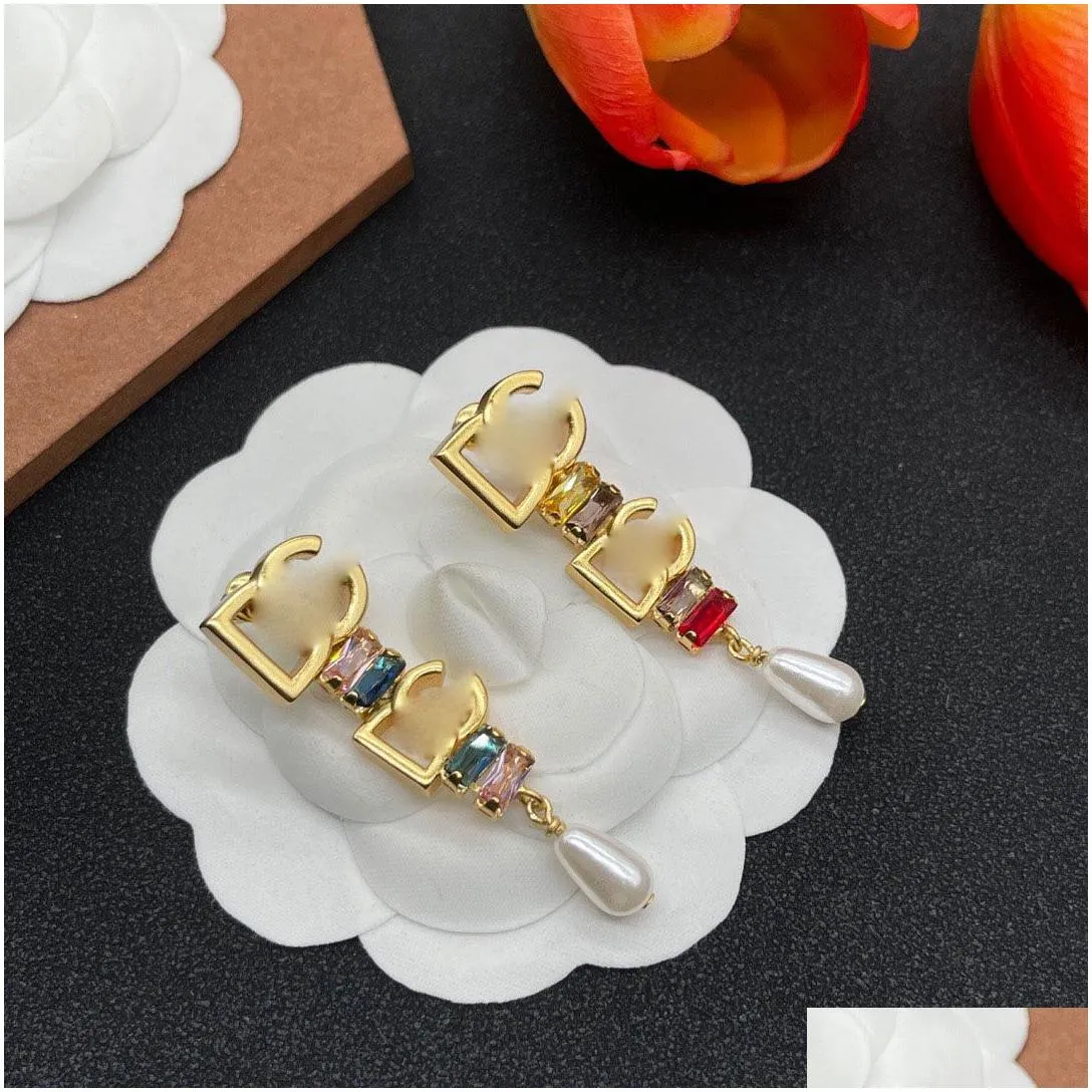 niche design high-end sense stud earrings for women asymmetrical metal letter earrings light luxury socialite heavy industry earrings 