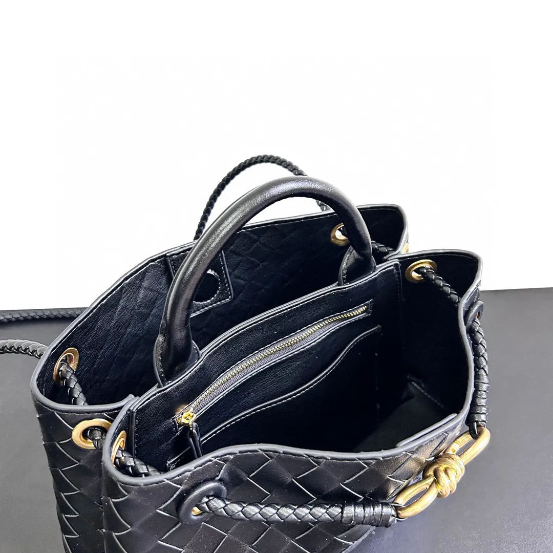 Real Leather Totes Designer B Buckle Andiamo Handmade Knitting Handbags Shopping Shoulder Bags Women Purse Handle Large Evening Luxurys Cosmetics Woven Wallet