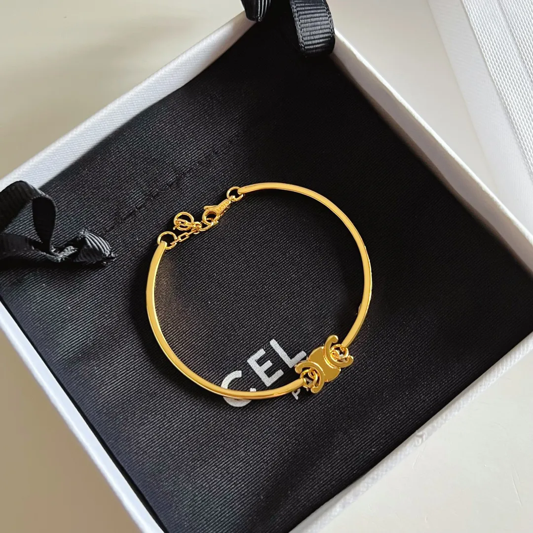 designer bracelet Luxury Designer bracelets for women Charms Gold Bracelets Fashion Temperament Premium Colorless Trendy Holiday Souvenir Gift