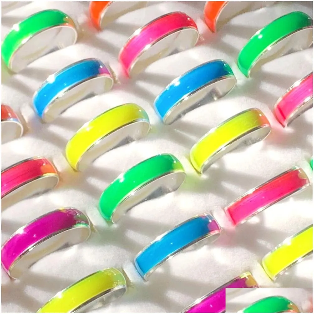 Band Rings Bk Lots 50Pcs Color Cute Luminous Band Rings Mix Women Men Party Gift Charm Jewelry Wholesale Jewelry Ring Dhioy