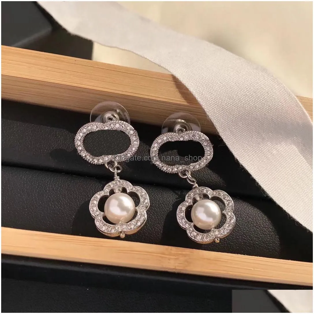 Hoop & Huggie Hoop Type Earrings Luxurys Desingers High Quality Extravagant Dangle Ear Loop Jewelry Lady Classic Designer Sier Letter Dhvhg