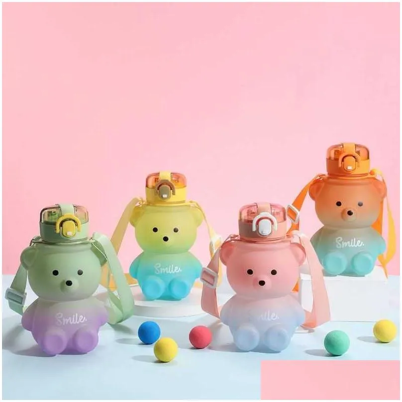Water Bottles 0.8L Bear St Bottle Summer Outdoor Large Capacity Plastic Drinking Cup Cute Children Kawaii Kettle Drop Delivery Home Dhmxs