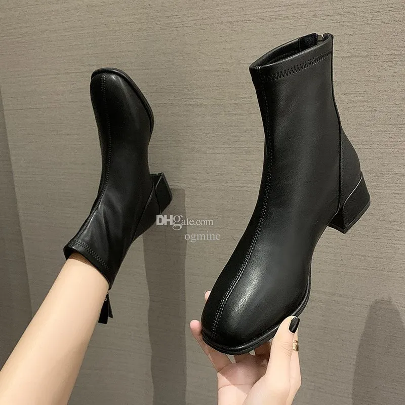 Oversized Martin Boots Womens Short Booties 2023 Autumn/Winter Leisure Style Soft Leather Heel Plus Fleece Mid Sleeve  Boot shoes 34-43 Ankle zipper closure