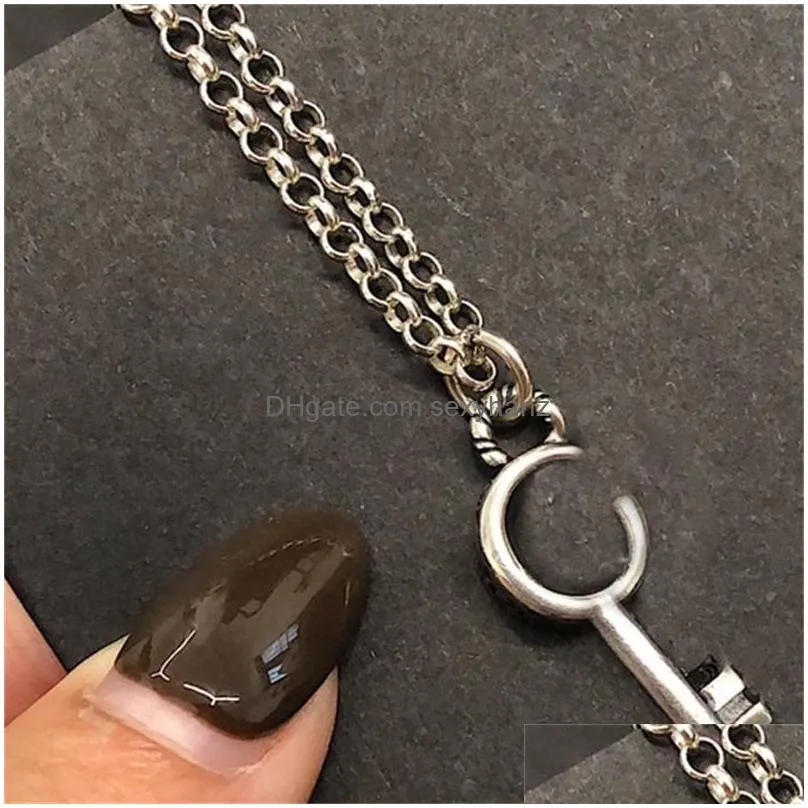 letter key pendant necklaces lady men designer vintage silver engraved necklace couple 2022 jewelry gift pack 67gs8331682
