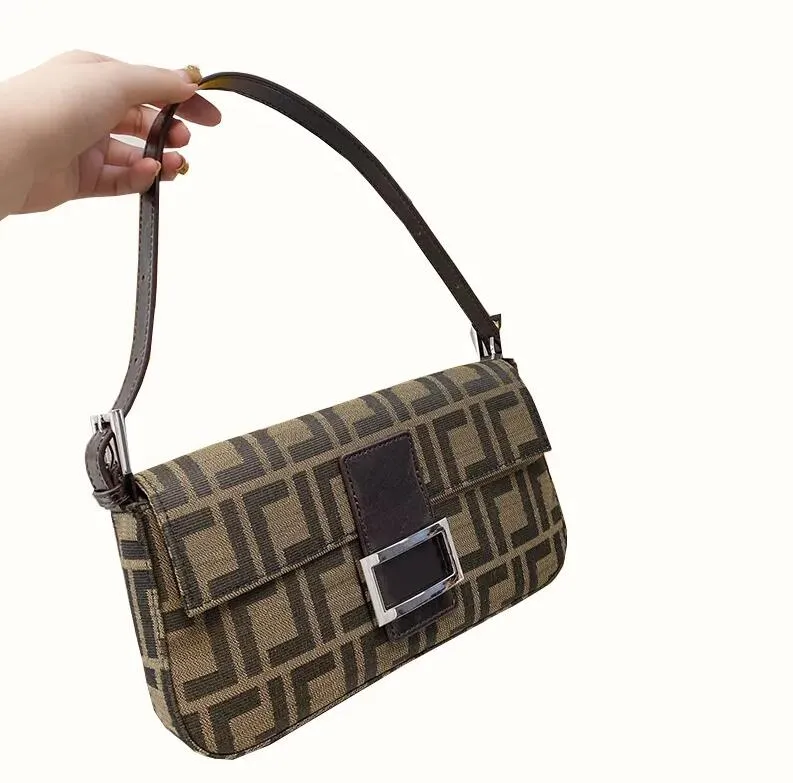 High-Quality 2023 Women handbag luxury brand designer shoulder Fashion bag chain lambskin and metal hardware Crossbody bags will never fade wallet