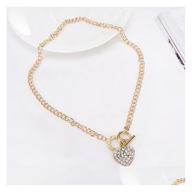 Pendant Necklaces Woman Link Chain Bling Rhinestone Toggle Clasp Heart Romantic Love Pendant Short Necklace For Women Gift Iced Out Je Dhjta