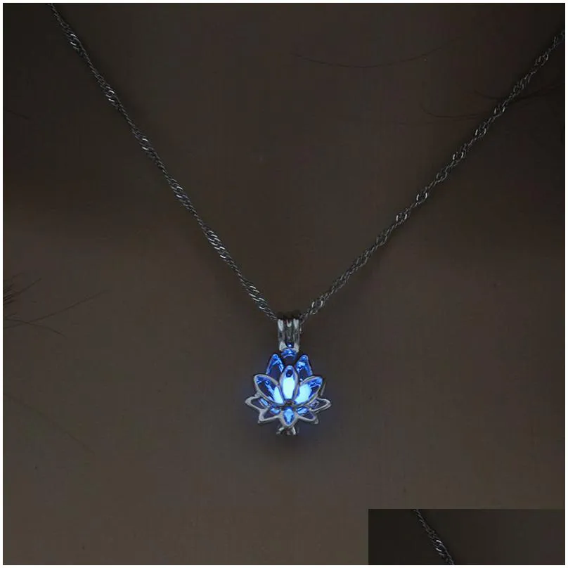 Pendant Necklaces Luminous Necklaces Glow In The Dark Moon Lotus Flower Shaped Statement Sier Chain Pendant For Women Yoga Prayer Budd Dhokp