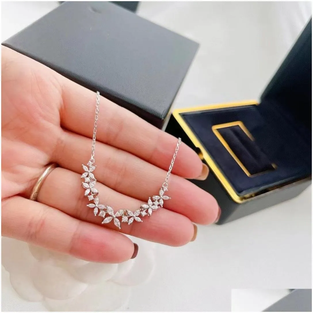 luxury victoria designer pendant necklace s925 sterling silver  flower charm with short chain choker for women jewelry with
