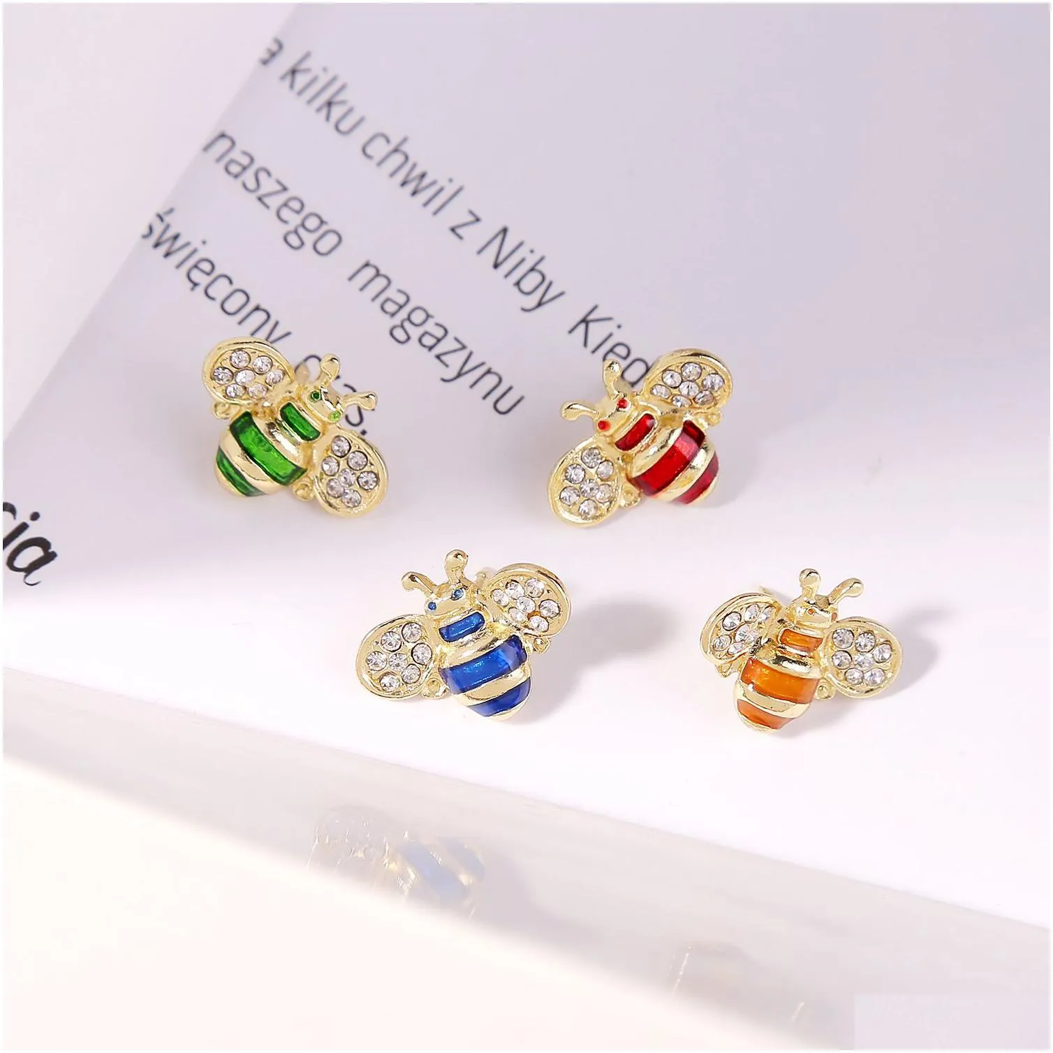 crystal diamond uniform pins animal insect thorn horse needle small bee retro cartoon brooches for wedding party dress