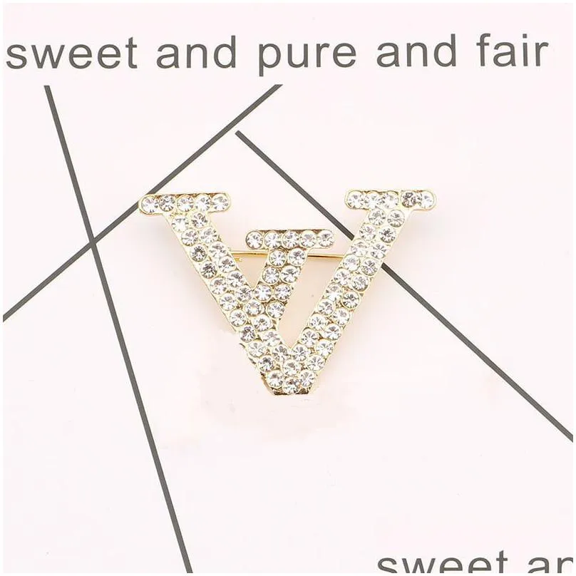 designer rhinestones v brands brooches for women suits wedding dress decoration female letters brooch jewelry pin accessories